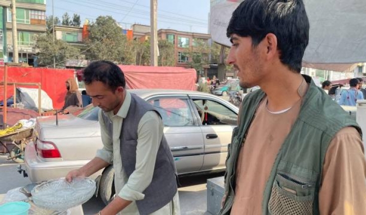 ABD’ye çalışan Afganlar tahliye için bekliyor