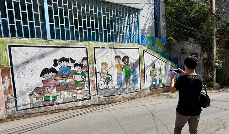 Mülteci kamplarının duvarları umut ve özgürlüğü yansıtıyor