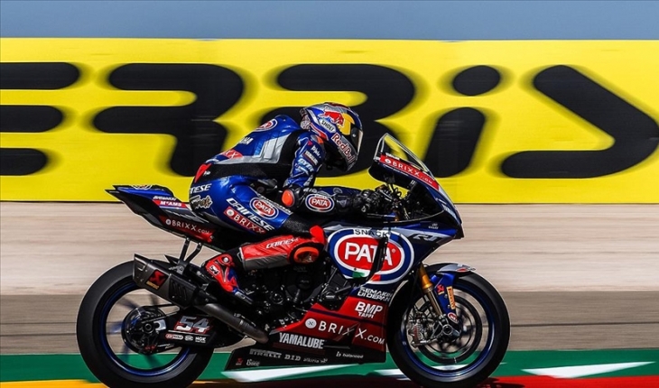 Milli motosikletçi Toprak Razgatlıoğlu İspanya'da birinci oldu