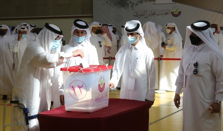 Katar’da ilk kez yapılan milletvekili seçimleri için oy verme işlemi başladı