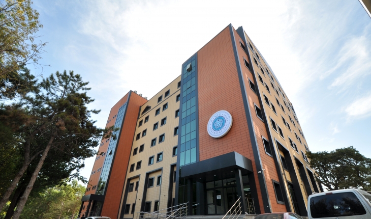 NEÜ öğrencisi Soylu, Uluslararası CED-IADR Kongresinden birincilikle döndü