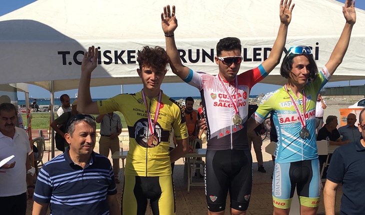 Yıldız bisikletçilerden 2 madalya