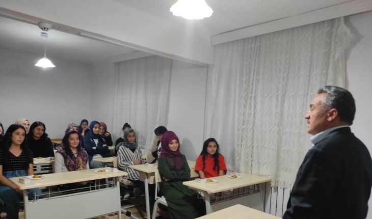 Başkan Tutal misafir öğrencileri ziyaret etti