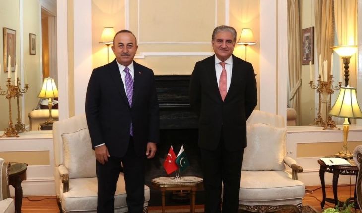 Bakan Çavuşoğlu, Pakistanlı mevkidaşı ile görüştü