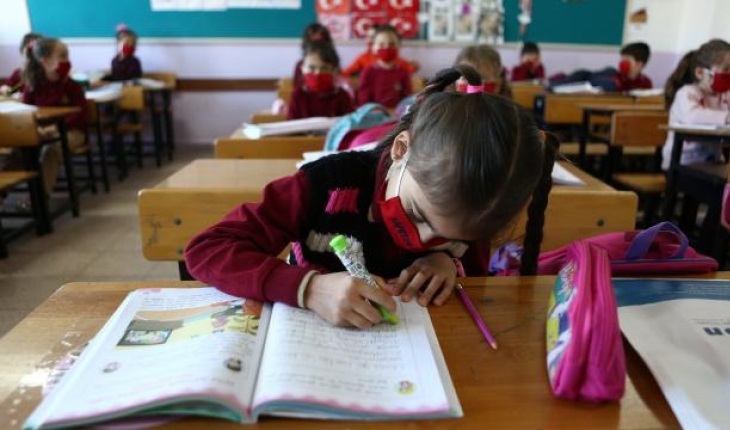 Milli Eğitim Bakanı Özer: Okullar tatil olmayacak