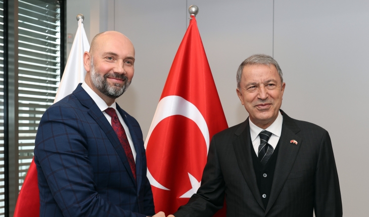 Milli Savunma Bakanı Akar'dan Polonya Silahlanma Grubu'na ziyaret