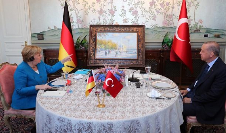 Cumhurbaşkanı Erdoğan’dan Merkel’e Ortaköy tablosu