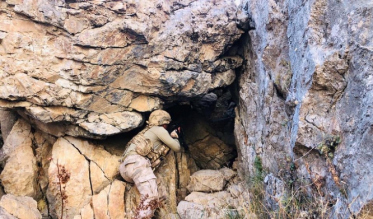 Teröristlerin kullandığı mağara, sığınak ve depo imha edildi