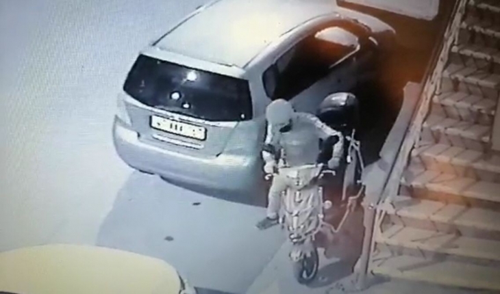 Engelli vatandaşın motosikletini çalan hırsız kamaraya takıldı