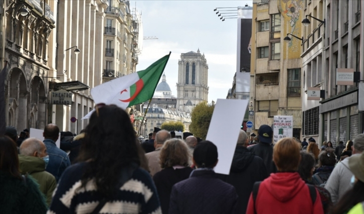 Cezayir’de iki bakanlık Fransızca kullanımını sonlandırdı
