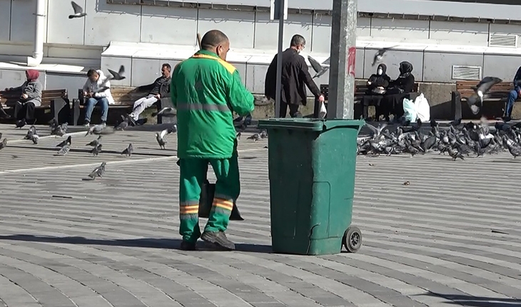 Temizlik görevlisi bulduğu 650 bin lirayı sahibine teslim etti