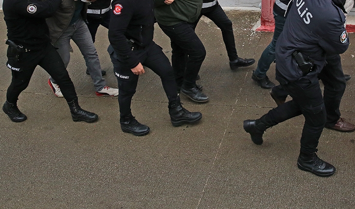Konya dahil 13 ilde FETÖ operasyonu:  23 polis yakalandı