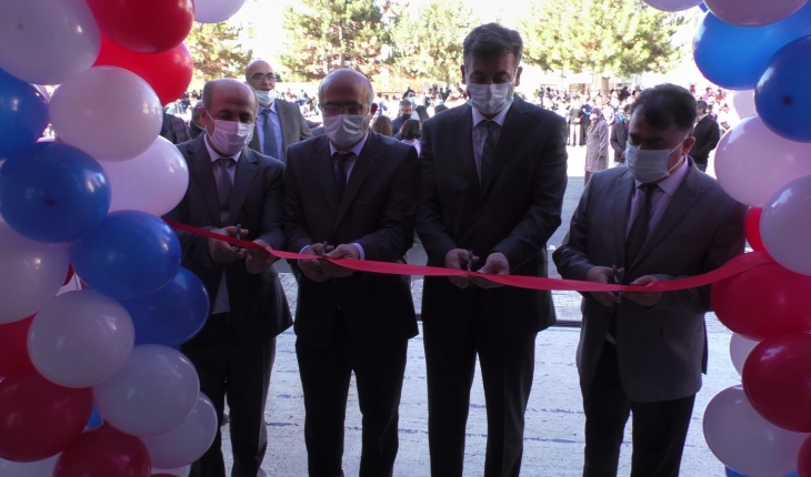 Beyşehir'de 4006 Bilim Fuarı açıldı