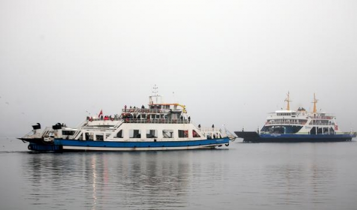 Çanakkale Boğazı 12 saat sonra gemi trafiğine açıldı