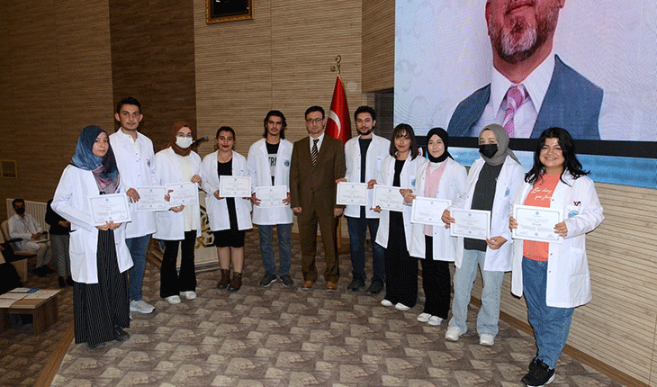 Meram Tıp öğrencileri sertifikalarını aldı