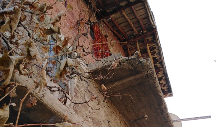 Konya'da betonu kırılan balkondan düşen kadın hayatını kaybetti
