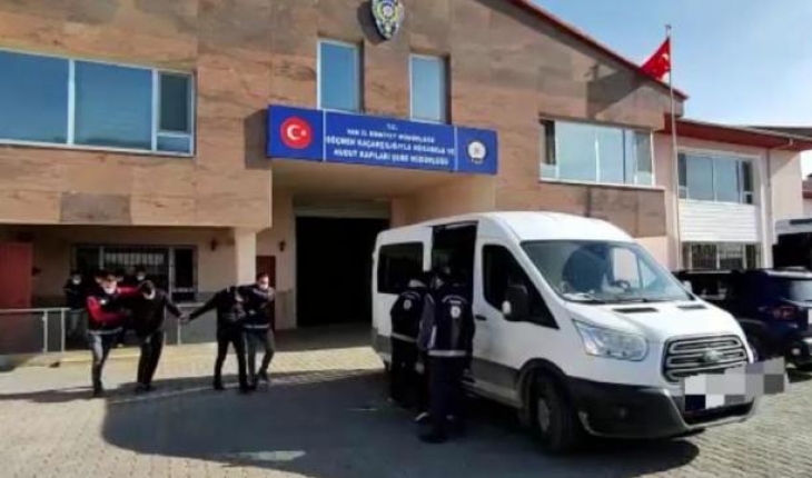 Van’da 13 göçmen kaçakçısı tutuklandı