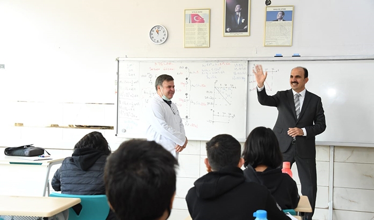 Başkan Altay öğrencilerle buluştu