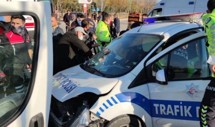Öğrenci servisi ile polis aracı çarpıştı: 9 yaralı