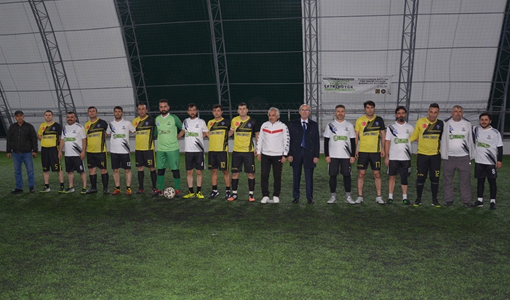 Çumra Belediyesi Geleneksel Çatalhöyük Halı Saha Futbol Turnuvası başladı