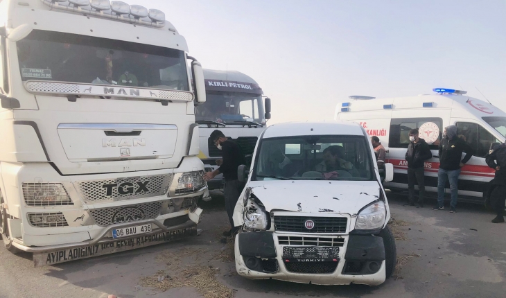 Konya’da kum fırtınası zincirleme kazaya sebep oldu: 7 yaralı