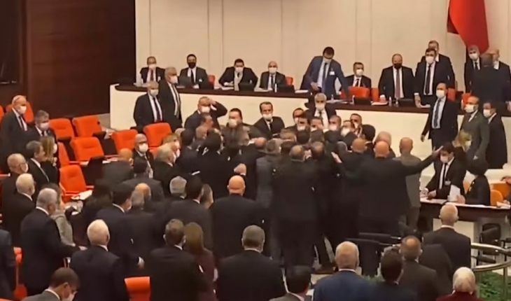 Meclis'te CHP'nin Süleyman Soylu'ya sataşmasıyla yumruklu kavga çıktı