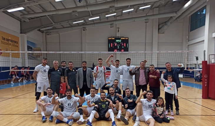 Konya Büyükşehir Belediyespor Erkek Voleybol Takımı evinde kazandı
