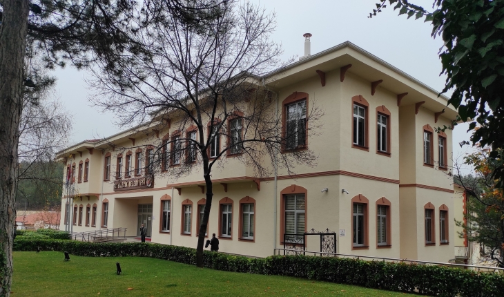 Kendini tuvalete kilitleyen şahıs, belediyeden 3 dizüstü bilgisayar çaldı