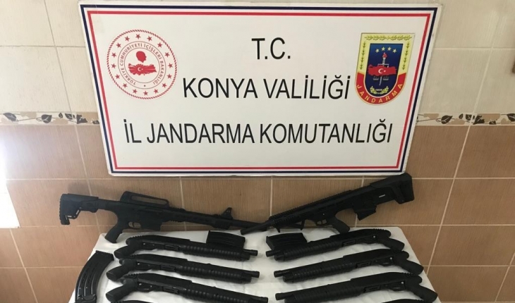Konya’dan kargoya verilen 12 kaçak av tüfeği jandarmaya takıldı