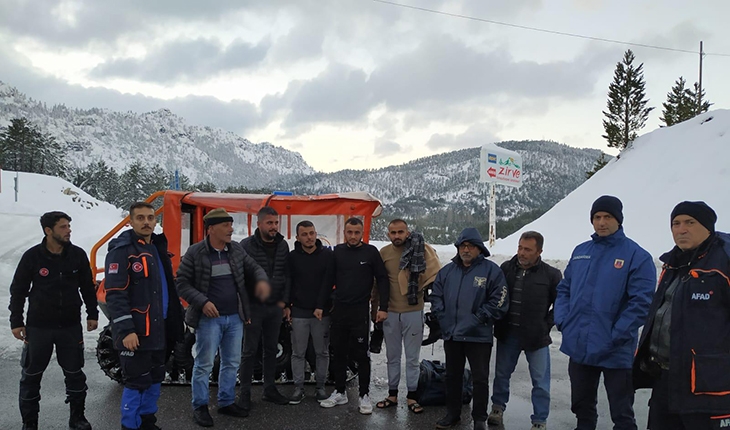 Konya'da kar yağışı nedeniyle yaylada mahsur kalan 3 genç, AFAD ekiplerince kurtarıldı