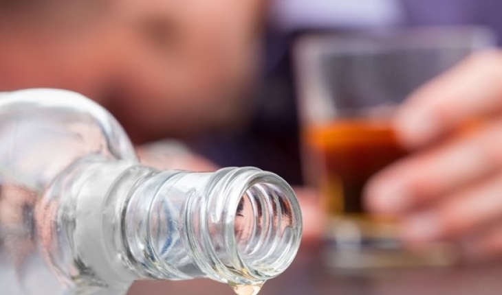 Sahte içki zehirlenmesi sonucu ölenlerin sayısı 84'e çıktı