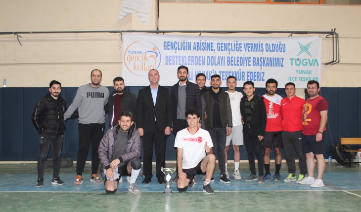 Yunak'ta düzenlenen voleybol turnuvası sona erdi