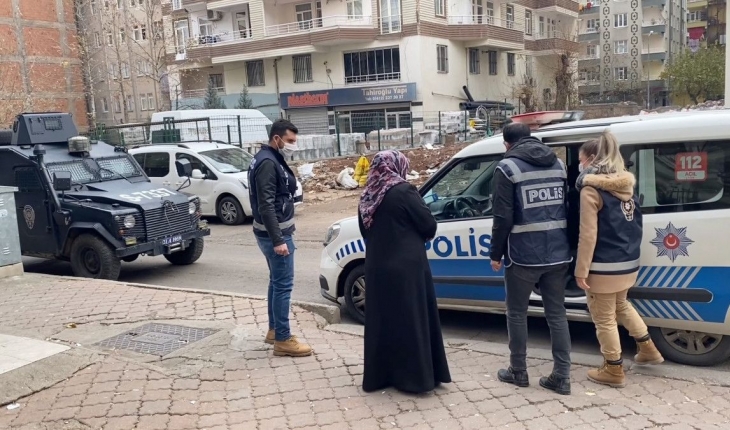 Diyarbakır'da tehdit edilen kadın kocasını KADES'ten şikayet etti