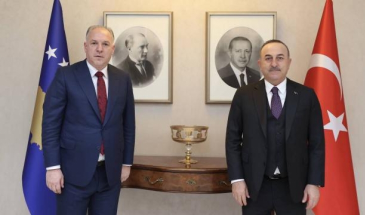 Bakan Çavuşoğlu Kosova Bölgesel Kalkınma Bakanı Damka ile görüştü