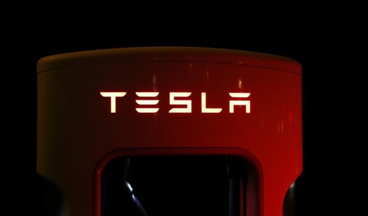 Tesla Cybertruck üretimini 2023 başına erteledi