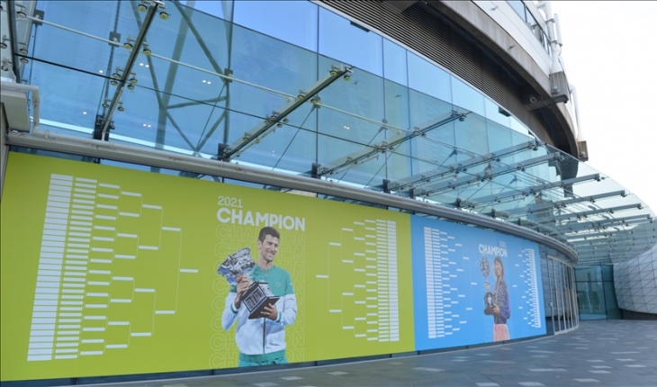 Djokovic'e katılım izni çıkmayan Avustralya Açık tartışmaların gölgesinde başlıyor