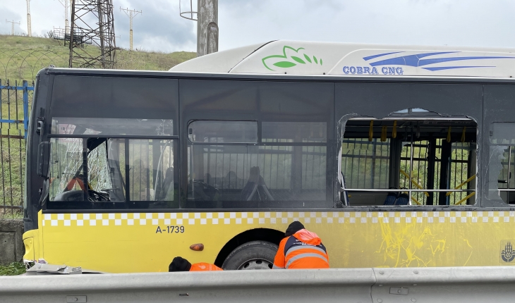 İETT otobüsü kaza yaptı, yolcular kırık camdan çıkarıldı
