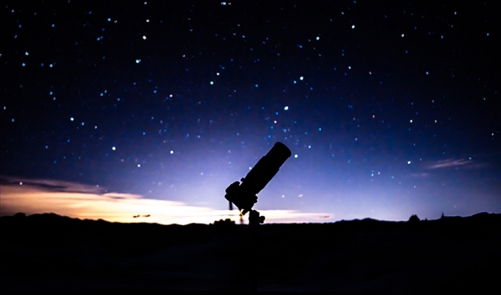 Bilim insanları gökyüzünde 20 dakika arayla yanıp sönen yeni bir ışın türü keşfetti