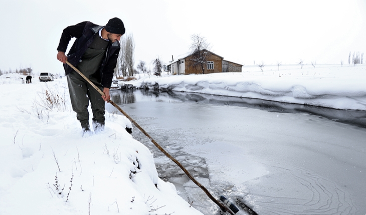 “Ova balıkçıları“nın dondurucu kış şartlarında zorlu mesaisi