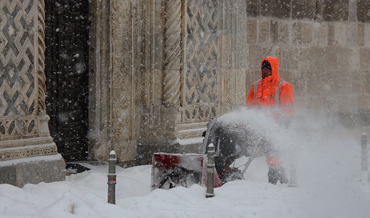 Konya'da 6 bin 135 personel ile karla mücadele sürüyor