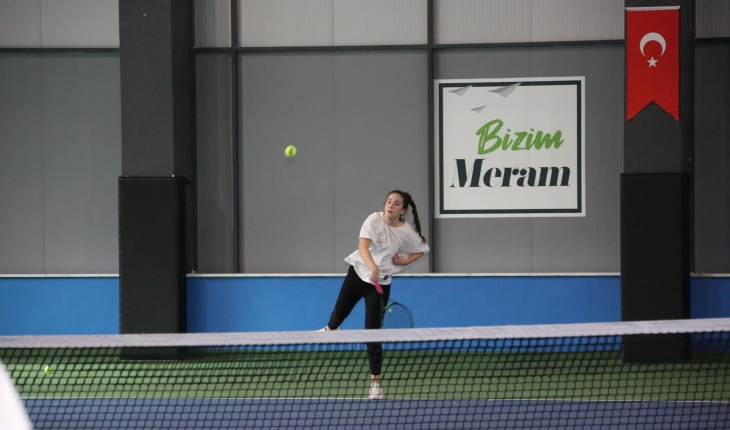 Meram ’Kort Tenis Kış Turnuvası’ heyecanı sürüyor