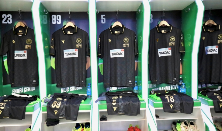 Konyaspor Giresunspor maçına 'Turkovac' yazılı forma ile çıktı