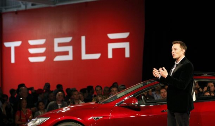 Tesla'nın başı Elon Musk'ın Twitter paylaşımlarıyla dertte