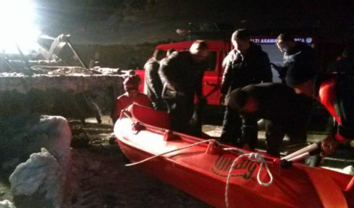 Buzlar çözülünce barajda mahsur kalan 3 kişi kurtarıldı