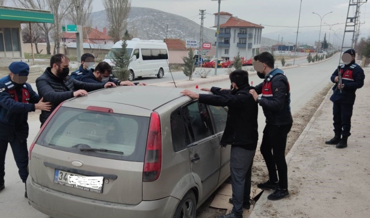 Konya’da biri kırmızı bültenle aranan 3 DEAŞ üyesi yakalandı