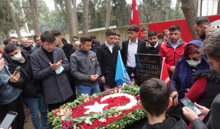 Fırat Çakıroğlu, ölümünün 7. yılında mezarı başında anıldı