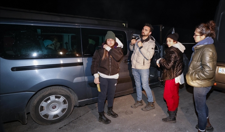 Ukrayna-Polonya sınırından 10 Türk kara yoluyla tahliye edildi