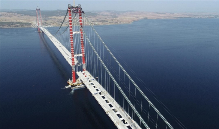 Çanakkale Köprüsü'nün top mermisi figürleri kente ulaştı