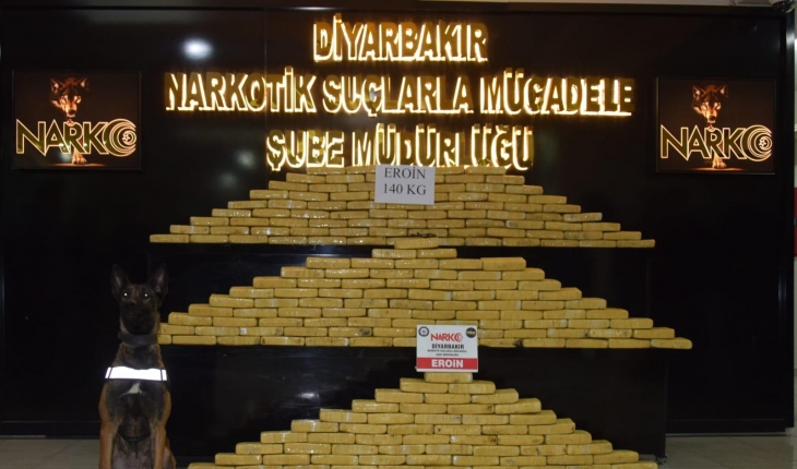 Zehir tacirlerine geçit yok: 140 kilogram eroin ele geçirildi