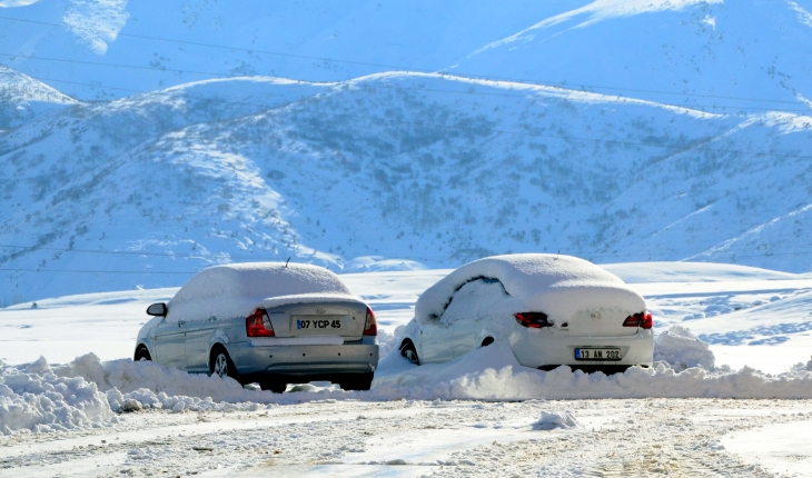 “Mart kar“ı etkisini sürdürüyor: 51 yol ulaşıma kapalı